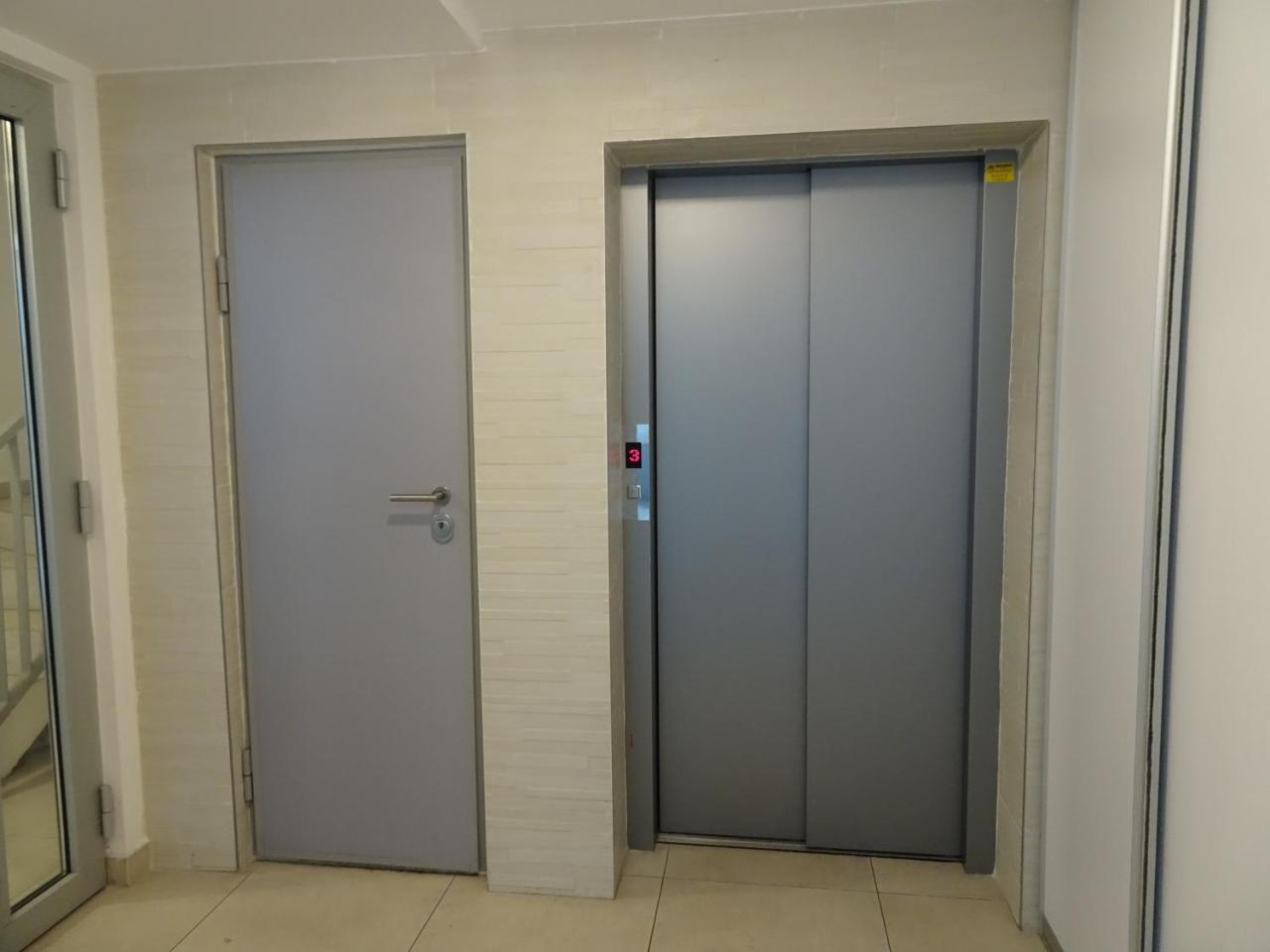 Quiet Apartment In City Center, Free Private Parking Sarajevo Exterior photo