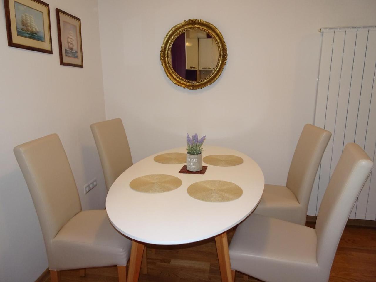 Quiet Apartment In City Center, Free Private Parking Sarajevo Exterior photo