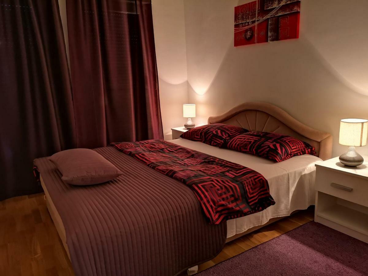 Quiet Apartment In City Center, Free Private Parking Sarajevo Exterior photo